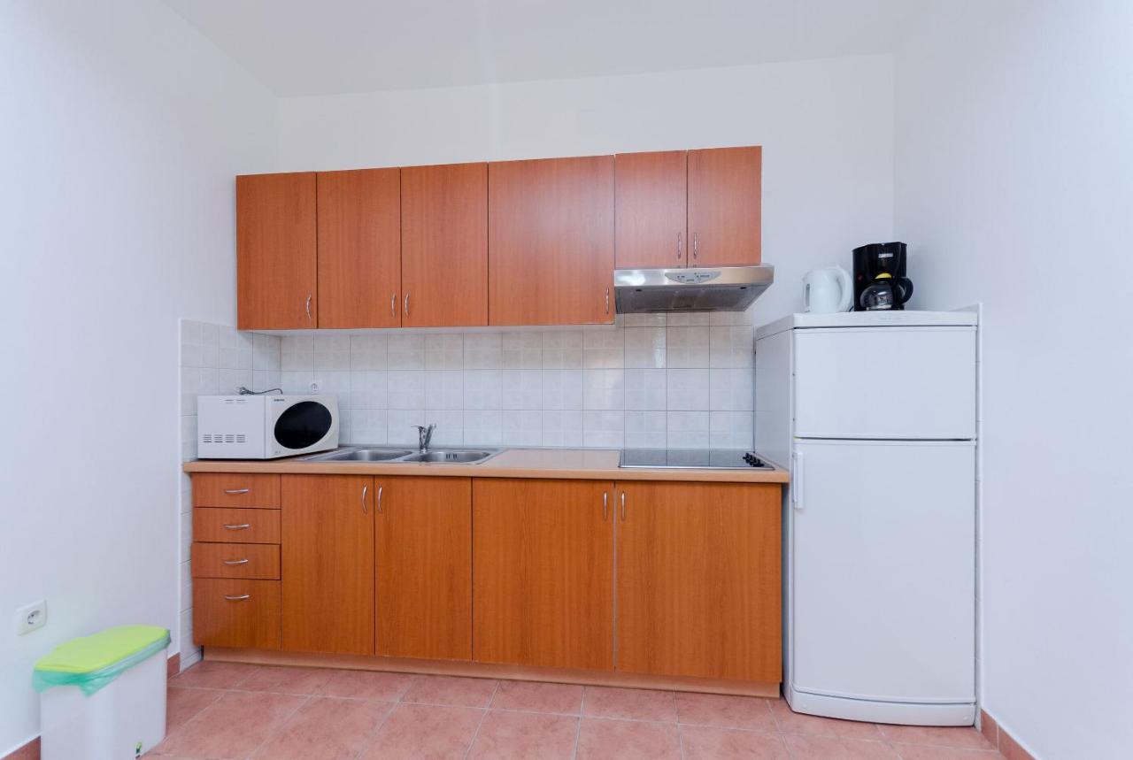 Apartments Alex Lopar Exterior foto