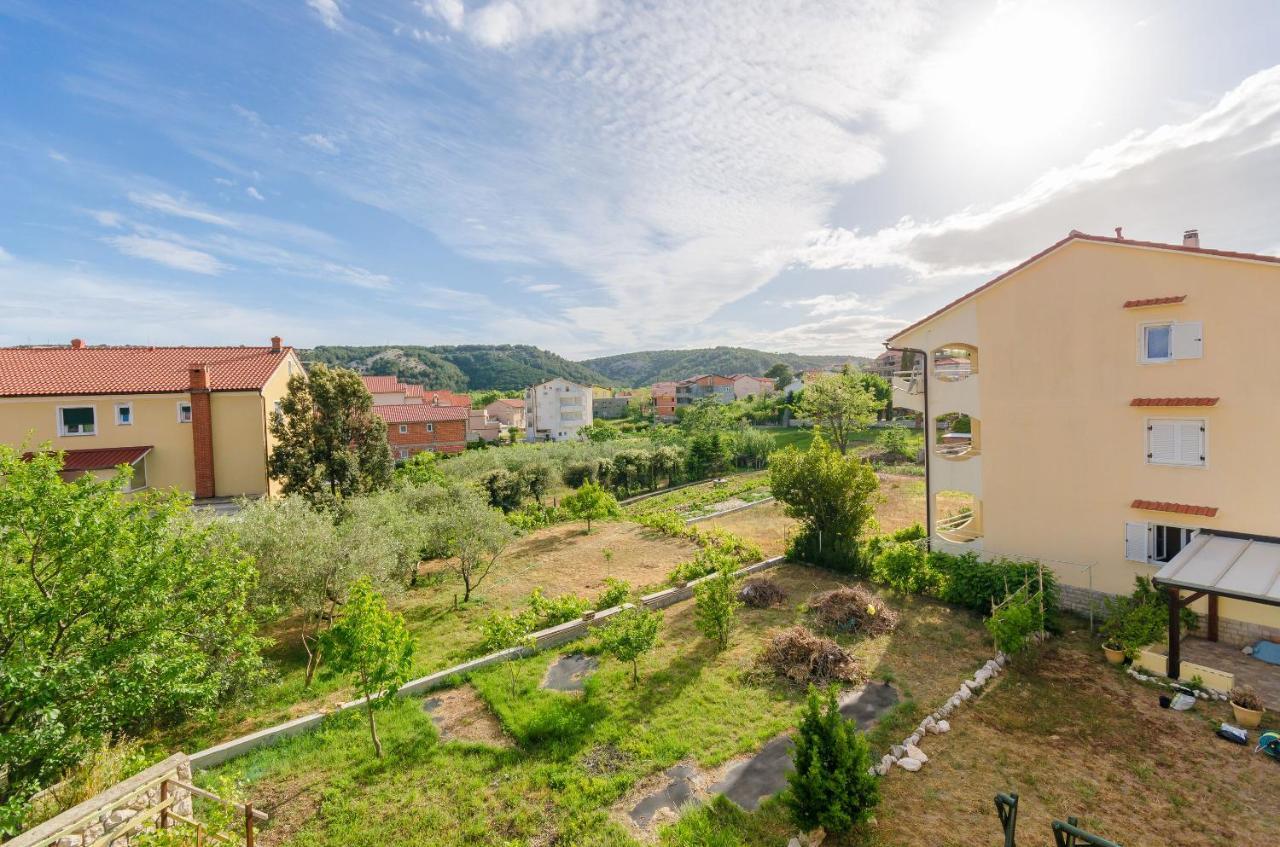 Apartments Alex Lopar Exterior foto
